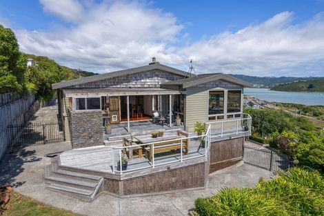 Photo of property in 62 Kiriwai Road, Paremata, Porirua, 5024