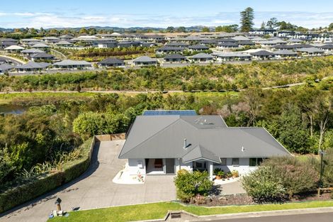 Photo of property in 11 Southill Way, Pyes Pa, Tauranga, 3112