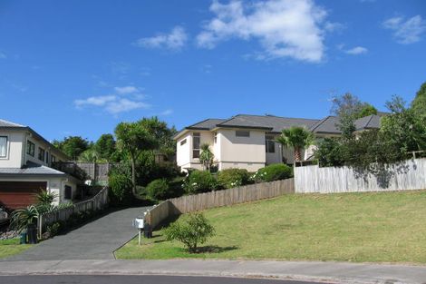 Photo of property in 6 Thornbill Rise, Unsworth Heights, Auckland, 0632