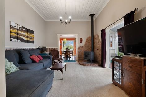 Photo of property in 1 Bosworth Street, Egmont Village, 4372