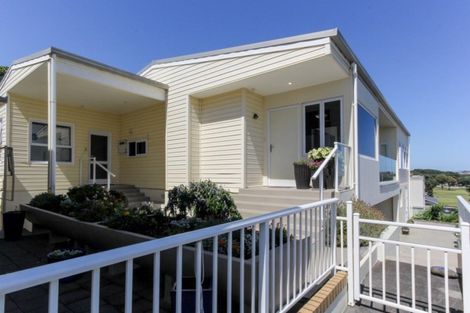 Photo of property in 4 Hamblyn Street, Strandon, New Plymouth, 4312