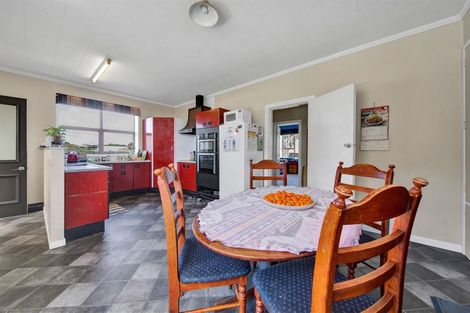 Photo of property in 1410 Devon Road, Brixton, Waitara, 4382