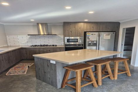 Photo of property in 12 Nukuroa Close, Waitara, 4320