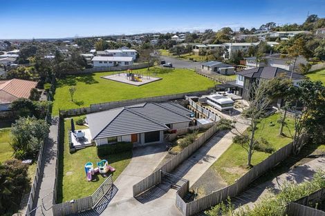 Photo of property in 9 St Julia Court, Helensville, 0800