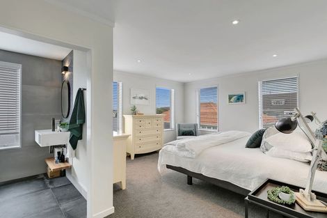 Photo of property in 13a Main Road, Titahi Bay, Porirua, 5022