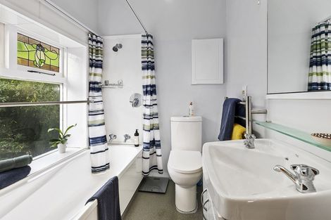 Photo of property in 33a Apuka Street, Brooklyn, Wellington, 6021