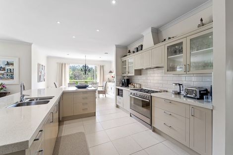 Photo of property in 35 Hobbs Road, Matakatia, Whangaparaoa, 0930