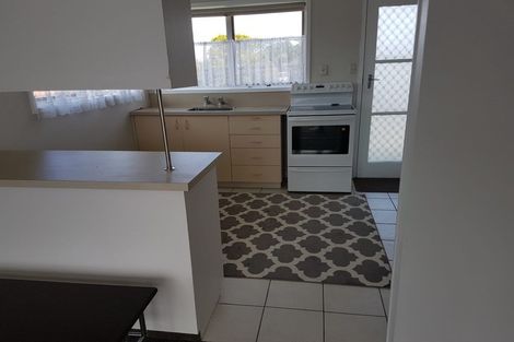 Photo of property in 2/211 Forrest Hill Road, Forrest Hill, Auckland, 0620