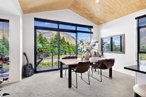 Photo of property in 6 Stamper Lane, Arthurs Point, Queenstown, 9371