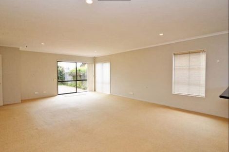 Photo of property in 32 Espalier Drive, Henderson, Auckland, 0612