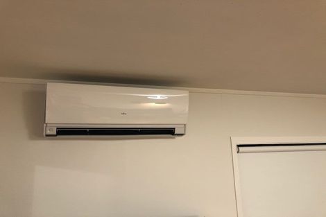 Photo of property in 71 Vandeleur Avenue, Birkdale, Auckland, 0626