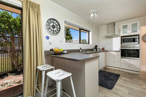 Photo of property in 37 Pine Road, Orewa, 0931