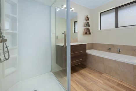 Photo of property in 82 Queen Charlotte Drive, Aotea, Porirua, 5024