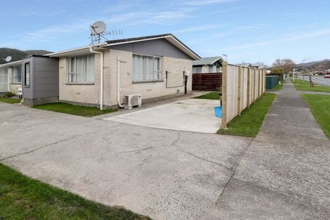 Photo of property in 256a Wellington Road, Wainuiomata, Lower Hutt, 5014