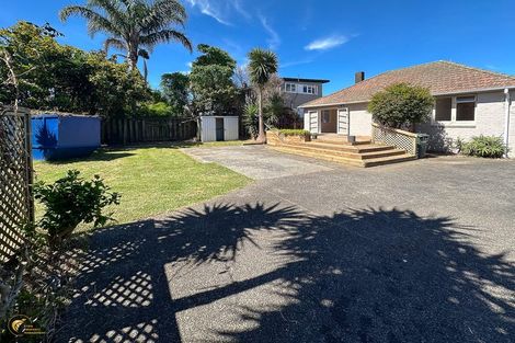 Photo of property in 27 Line Road, Glen Innes, Auckland, 1072