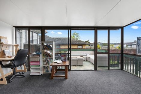 Photo of property in 6 Hamblyn Place, Ranui, Auckland, 0612