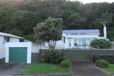 Photo of property in 2 Moana Road, Plimmerton, Porirua, 5026