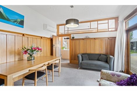 Photo of property in 53 Beckford Road, Saint Martins, Christchurch, 8022