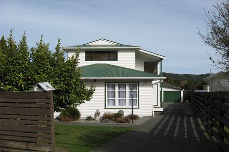 Photo of property in 15 Wise Street, Wainuiomata, Lower Hutt, 5014