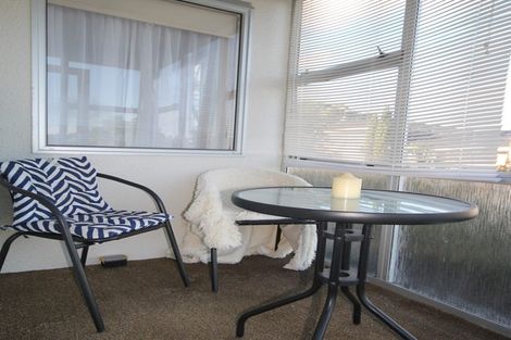 Photo of property in 3/250 Onewa Road, Birkenhead, Auckland, 0626