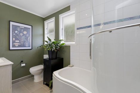 Photo of property in 2 Amos Way, Kingston, Wellington, 6021