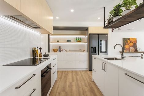 Photo of property in 77 Leistrella Road, Hoon Hay, Christchurch, 8025