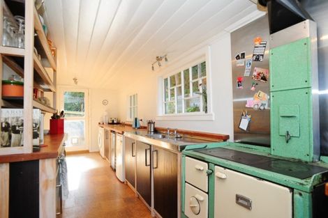 Photo of property in 20 Hawkhurst Road, Lyttelton, 8082