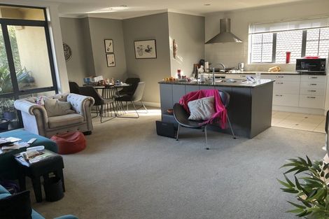 Photo of property in 2c/7-11 Bute Road, Browns Bay, Auckland, 0630