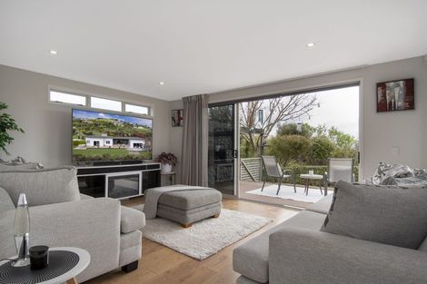 Photo of property in 33 Oceana Drive, Welcome Bay, Tauranga, 3175