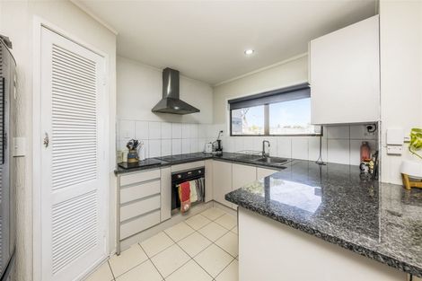 Photo of property in 2/1 Peguero Place, Totara Heights, Auckland, 2105