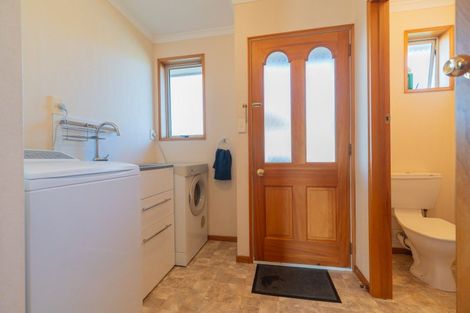 Photo of property in 2 Bowen Street, Te Anau, 9600