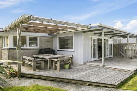 Photo of property in 9 Cedar Street, Maungaraki, Lower Hutt, 5010