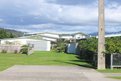 Photo of property in 607b Ocean Road, Whangamata, 3620