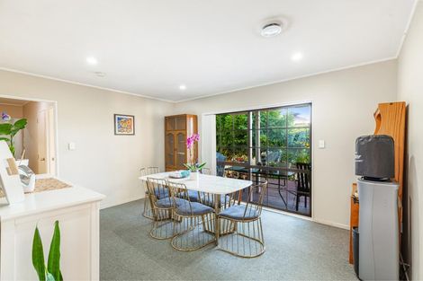 Photo of property in 2/124 Waimumu Road, Massey, Auckland, 0614