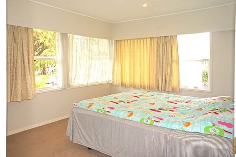 Photo of property in 1 Imatra Place, Sunnyhills, Auckland, 2010