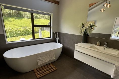 Photo of property in 11a Poneke Drive, Waikanae, 5036