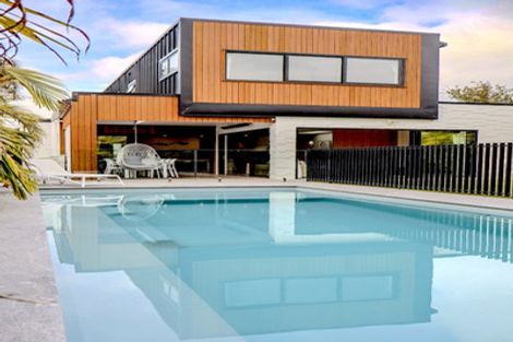 Photo of property in 490 Point Chevalier Road, Point Chevalier, Auckland, 1022