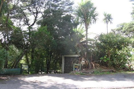 Photo of property in 16 Opou Road, Titirangi, Auckland, 0604