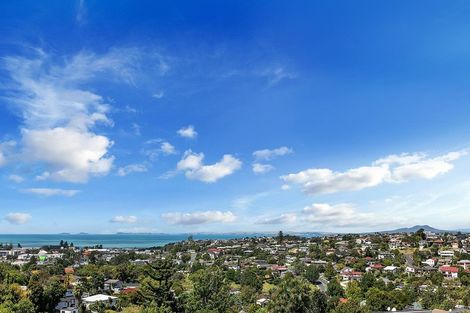 Photo of property in 1/36 King Richard Place, Browns Bay, Auckland, 0630