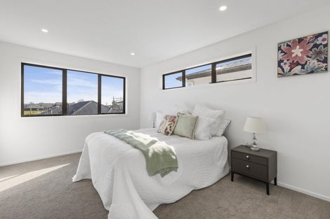 Photo of property in 24 Woven Place, Karaka, Papakura, 2113