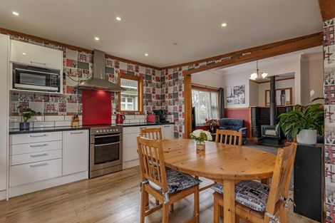 Photo of property in 42 Kingswood Street, Takaro, Palmerston North, 4412