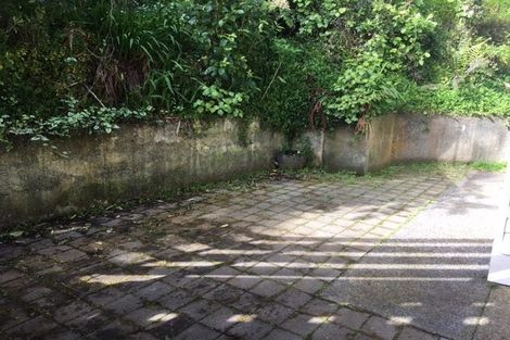 Photo of property in 2/49 Maungaraki Road, Korokoro, Lower Hutt, 5012