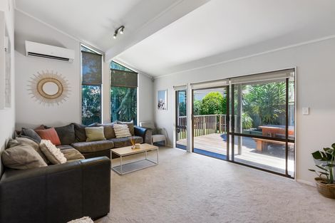 Photo of property in 30 Sandgate Avenue, Botany Downs, Auckland, 2010