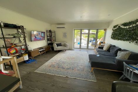 Photo of property in 2 Bryers Place, Bayview, Auckland, 0629