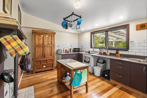 Photo of property in 5849 Christchurch Akaroa Road, Duvauchelle, Akaroa, 7582