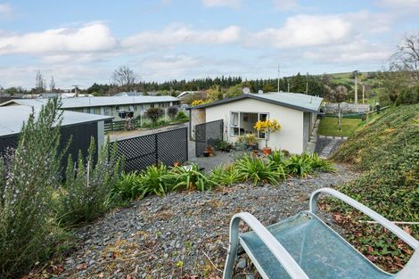 Photo of property in 4/2 Ruataniwha Street, Waipawa, 4210