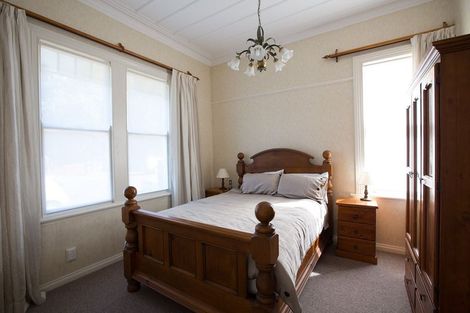 Photo of property in 5 Gilbert Street, New Plymouth, 4310