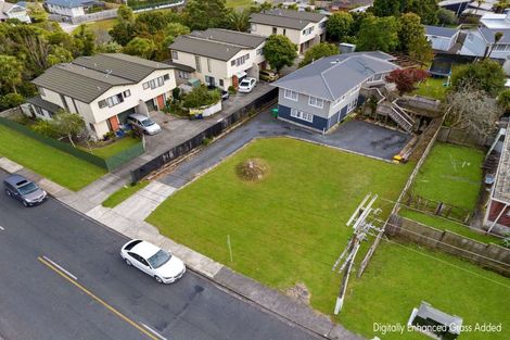 Photo of property in 10 Awaroa Road, Sunnyvale, Auckland, 0612