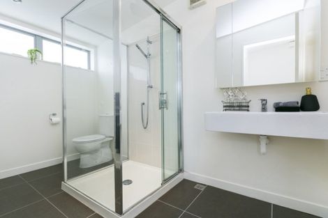 Photo of property in 32 Tiketike Way, Brooklyn, Wellington, 6021