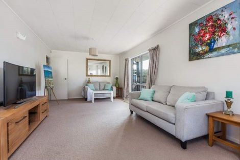 Photo of property in 6 Lorena Place, West Harbour, Auckland, 0618